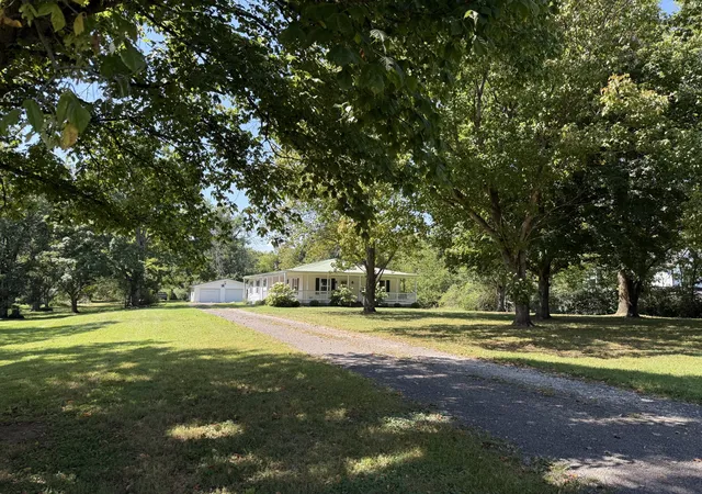 Photo 2 of Single family home for sale at 645 Neals Ln, Gallatin, TN 37066 | MLS# 3531839 | Listing updated on 2026-09-03