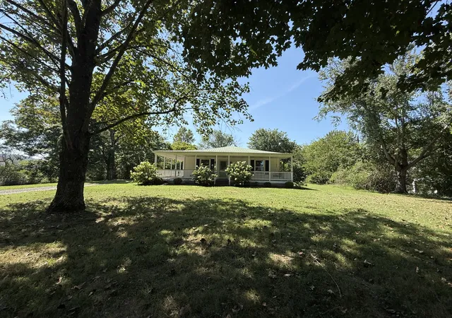 Photo 3 of Single family home for sale at 645 Neals Ln, Gallatin, TN 37066 | MLS# 3531839 | Listing updated on 2026-09-03