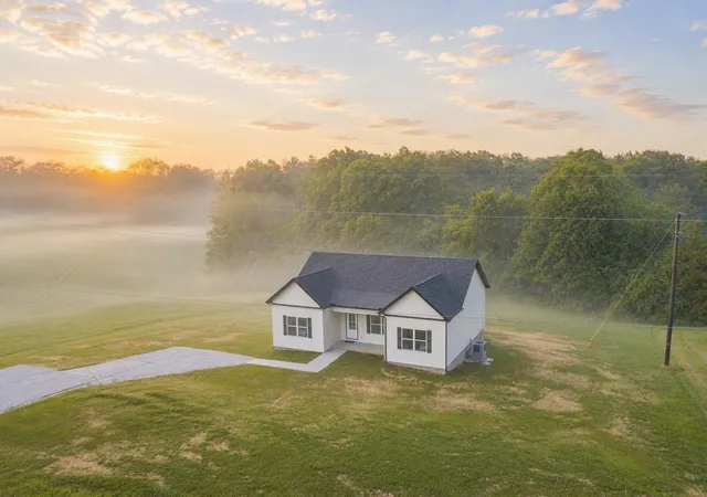 Photo 1 of Single family home for sale at 831 Wells Rd, Dickson, TN 37055 | MLS# 3540335 | Listing updated on 2026-09-03