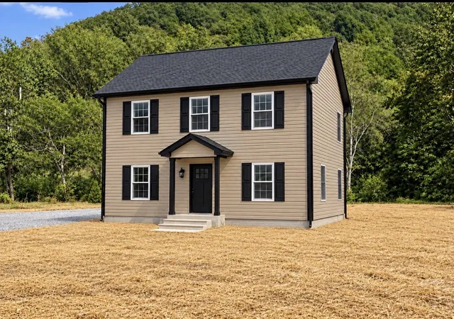 Photo 1 of Single family home for sale at 820 Pleasant Shade Hwy, Pleasant Shade, TN 37145 | MLS# 3542598 | Listing updated on 2026-09-29