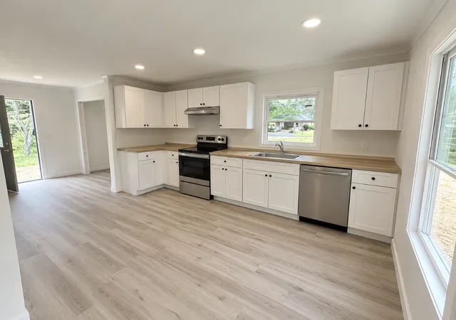 Photo 3 of Single family home for sale at 820 Pleasant Shade Hwy, Pleasant Shade, TN 37145 | MLS# 3542598 | Listing updated on 2026-09-29