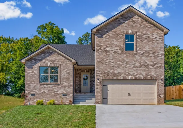 Photo 3 of Single family home for sale at 862 Burley Barn Rd, Clarksville, TN 37042 | MLS# 3593779 | Listing updated on 2026-09-23