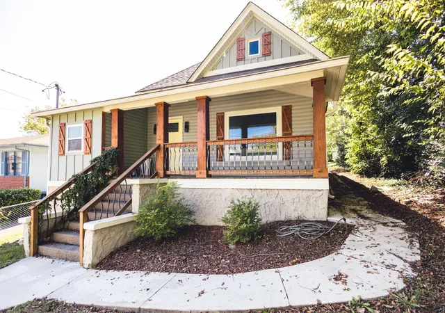 Single family home for sale at 2008 Vine St, Chattanooga, TN 37404 | MLS# 3531856