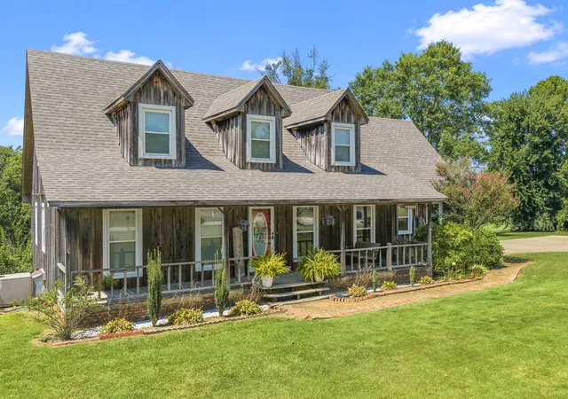 Photo 3 of Single family home for sale at 55 Evergreen Dr, Lexington, TN 38351 | MLS# 3531881 | Listing updated on 2026-10-03