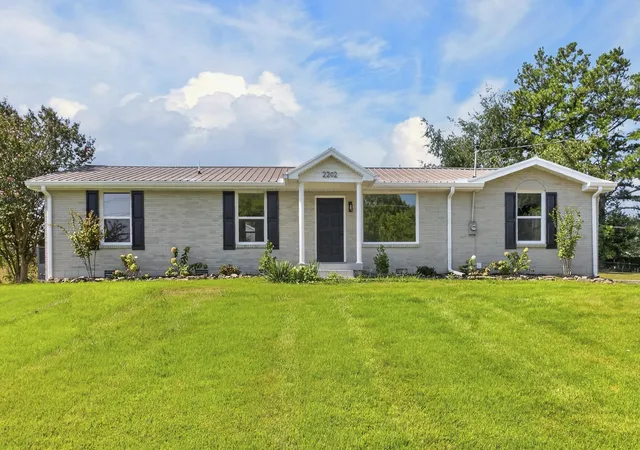 Photo 1 of Single family home for sale at 2202 Lynwood Dr, Greenbrier, TN 37073 | MLS# 3531918 | Listing updated on 2026-09-03