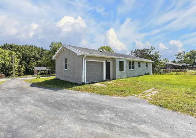 Photo 2 of Single family home for sale at 2202 Lynwood Dr, Greenbrier, TN 37073 | MLS# 3531918 | Listing updated on 2026-09-03