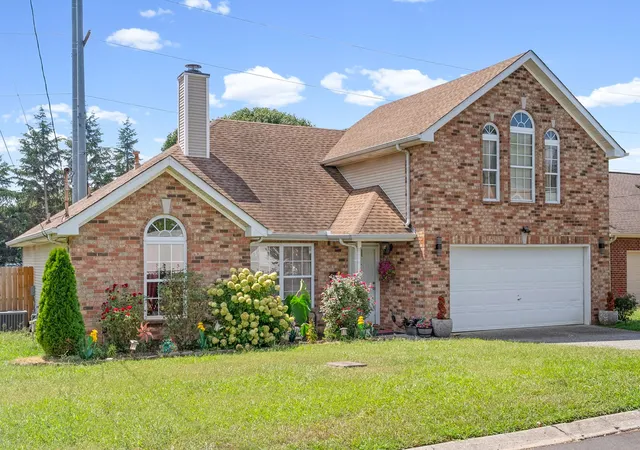 Photo 3 of Single family home for sale at 4932 Hickory Woods E, Antioch, TN 37013 | MLS# 3540047 | Listing updated on 2026-10-09