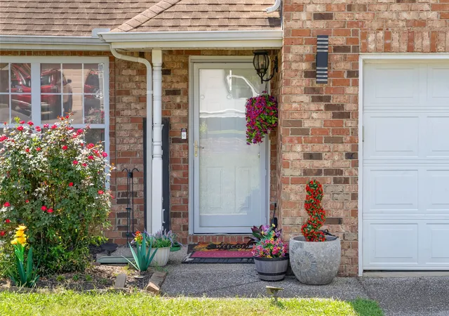 Photo 3 of Single family home for sale at 4932 Hickory Woods E, Antioch, TN 37013 | MLS# 3540047 | Listing updated on 2026-10-09