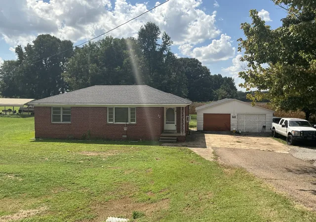 Photo 1 of Sale Pending at 32 Humboldt Hwy, Trenton, TN 38382 | MLS# 3540319 | Listing updated on 2026-09-28