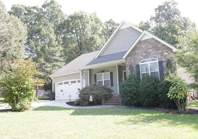 Photo 3 of Single family home for sale at 117 Carol Cir, Winchester, TN 37398 | MLS# 3544164 | Listing updated on 2026-10-03
