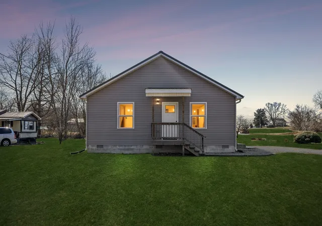 Photo 1 of Single family home for sale at 516 Davis St, Cowan, TN 37318 | MLS# 3541059 | Listing updated on 2026-09-04