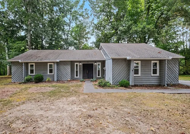 Photo 2 of Single family home for sale at 115 Larkway Dr, Tullahoma, TN 37388 | MLS# 3542643 | Listing updated on 2026-09-05