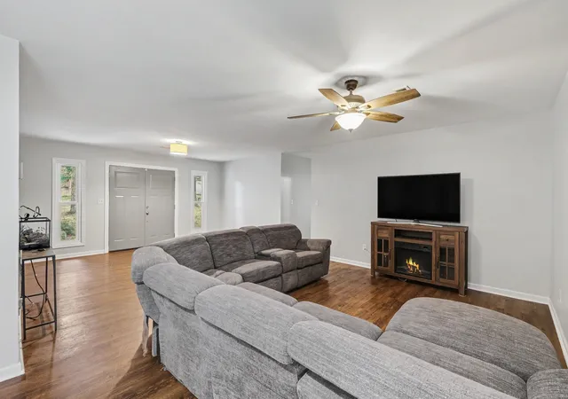 Photo 4 of Single family home for sale at 115 Larkway Dr, Tullahoma, TN 37388 | MLS# 3542643 | Listing updated on 2026-09-05