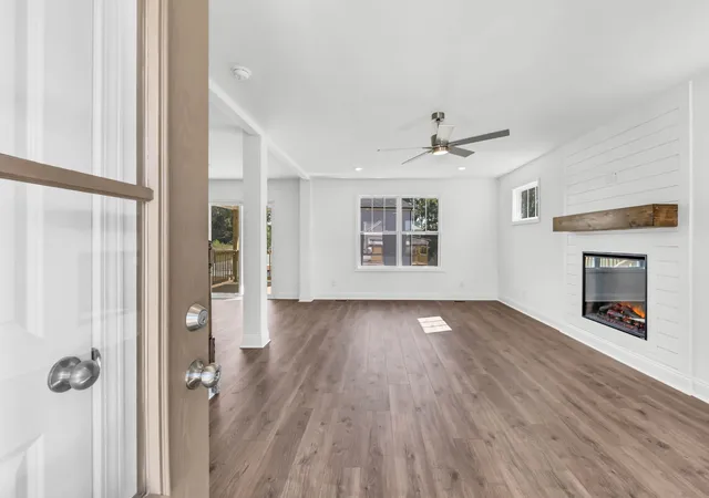 Photo 3 of Single family home for sale at 1101 Black Rock Rd, Clarksville, TN 37040 | MLS# 3545785 | Listing updated on 2026-10-14