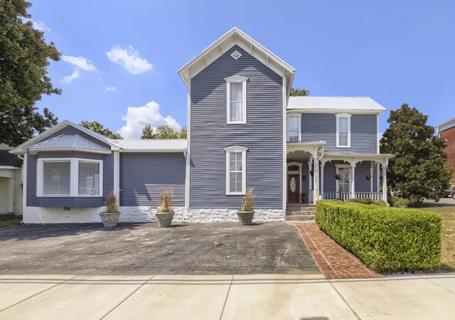Photo 1 of Single family home for sale at 1000 S High St, Columbia, TN 38401 | MLS# 3542044 | Listing updated on 2026-10-28
