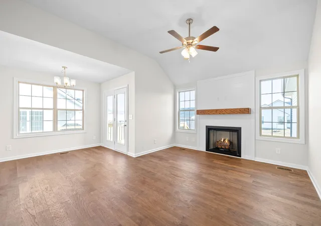 Photo 3 of Single family home for sale at 1498 Hallies Way, Clarksville, TN 37043 | MLS# 3542568 | Listing updated on 2026-09-23