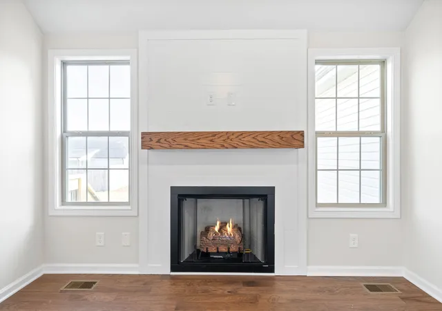 Photo 4 of Single family home for sale at 1498 Hallies Way, Clarksville, TN 37043 | MLS# 3542568 | Listing updated on 2026-09-23