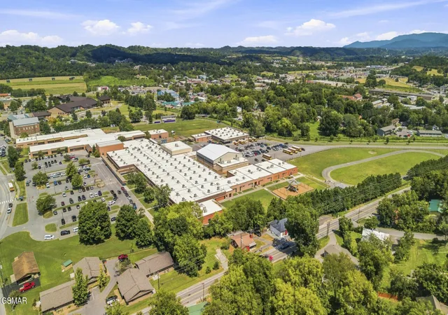 Photo 4 of Sale Pending at 416 Eastgate Rd, Sevierville, TN 37862 | MLS# 3540358 | Listing updated on 2026-09-19