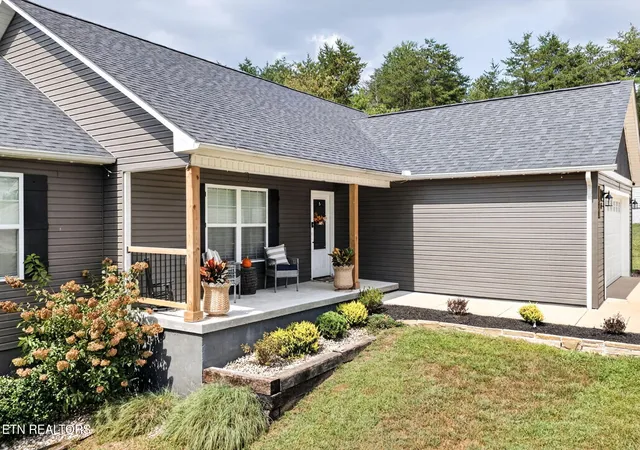 Photo 3 of Single family home for sale at 60 Capitol Dr, Crossville, TN 38555 | MLS# 3540379 | Listing updated on 2026-09-03