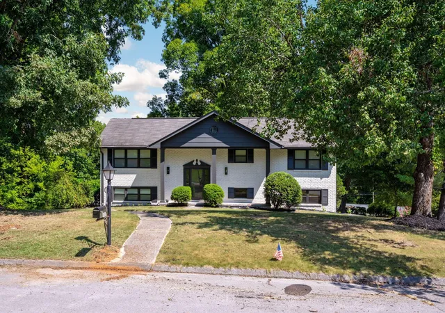Photo 2 of Single family home for sale at 1011 Woodfinch Trl, Chattanooga, TN 37421 | MLS# 3540961 | Listing updated on 2026-09-03