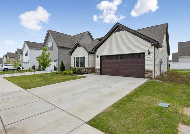 Photo 2 of Single family home for sale at 3625 Pimlico Ln, Murfreesboro, TN 37128 | MLS# 3540976 | Listing updated on 2026-09-06