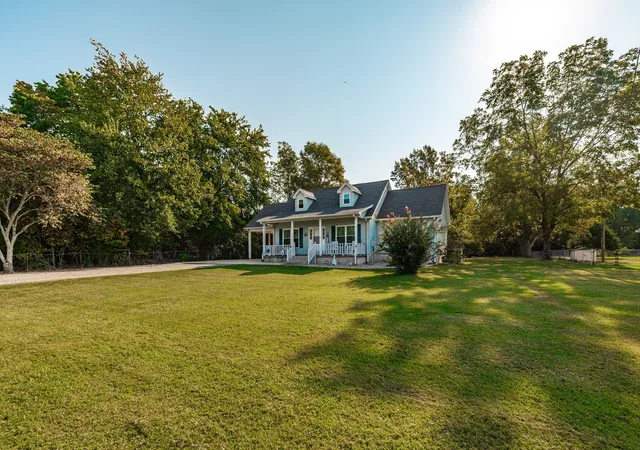 Photo 3 of Single family home for sale at 305 Paul Thompson Rd, Bethpage, TN 37022 | MLS# 3542076 | Listing updated on 2026-09-22