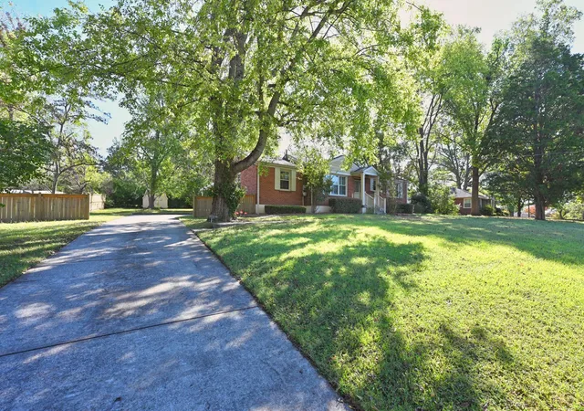 Photo 1 of Single family home for sale at 4904 Trousdale Dr, Nashville, TN 37220 | MLS# 3612387 | Listing updated on 2026-10-20