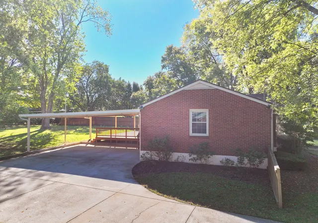 Photo 3 of Single family home for sale at 4904 Trousdale Dr, Nashville, TN 37220 | MLS# 3612387 | Listing updated on 2026-10-20