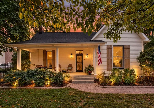 Photo 2 of Single family home for sale at 602 Murfreesboro Rd, Franklin, TN 37064 | MLS# 3542402 | Listing updated on 2026-10-07