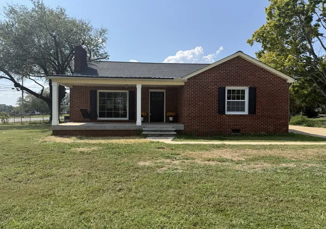 Photo 1 of Single family home for sale at 201 Parkes Ave, Lawrenceburg, TN 38464 | MLS# 3541202 | Listing updated on 2026-09-07