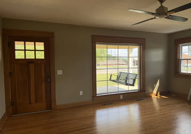 Photo 3 of Single family home for sale at 201 Parkes Ave, Lawrenceburg, TN 38464 | MLS# 3541202 | Listing updated on 2026-09-07