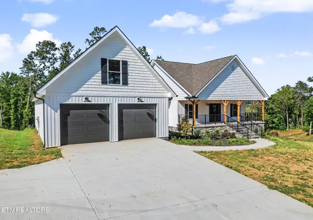 Photo 3 of Single family home for sale at 6031 Bingham Ln, Maryville, TN 37801 | MLS# 3604102 | Listing updated on 2026-10-05