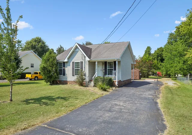 Photo 2 of Single family home for sale at 1316 Raden Dr, Lebanon, TN 37087 | MLS# 3542830 | Listing updated on 2026-09-21