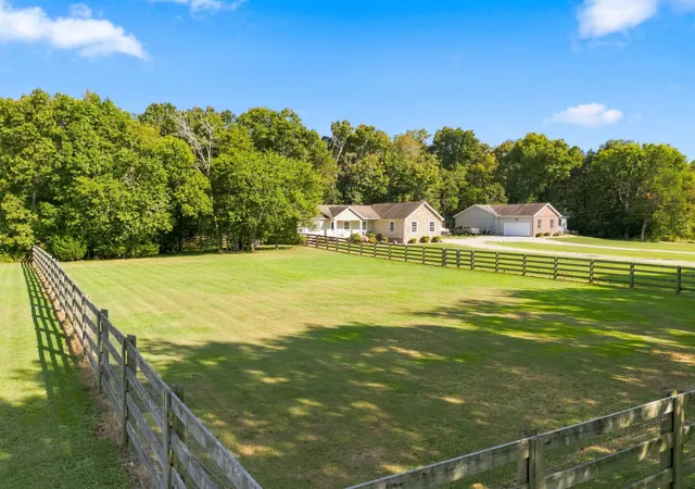 Photo 17 of Manufactured home for sale at 4805 Lunns Store Rd, Chapel Hill, TN 37034 | MLS# 3541139 | Listing updated on 2026-09-08