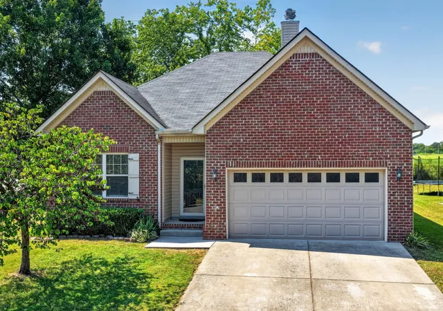 Photo 2 of Single family home for sale at 1021 Lindyn Lee Way, Gallatin, TN 37066 | MLS# 3541150 | Listing updated on 2026-09-18