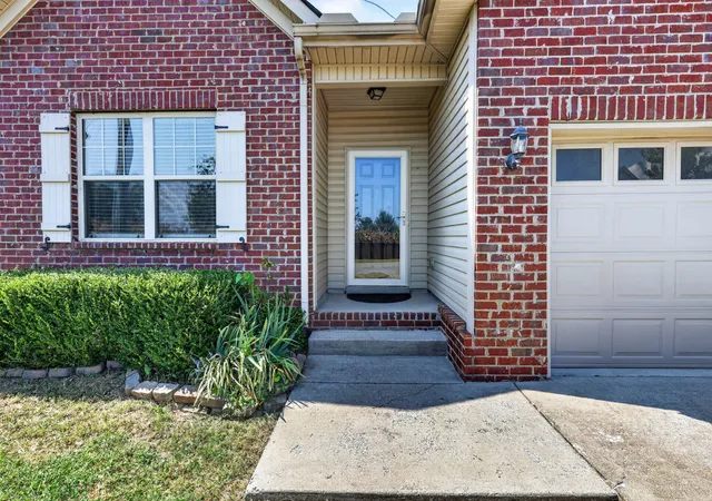 Photo 3 of Single family home for sale at 1021 Lindyn Lee Way, Gallatin, TN 37066 | MLS# 3541150 | Listing updated on 2026-09-18