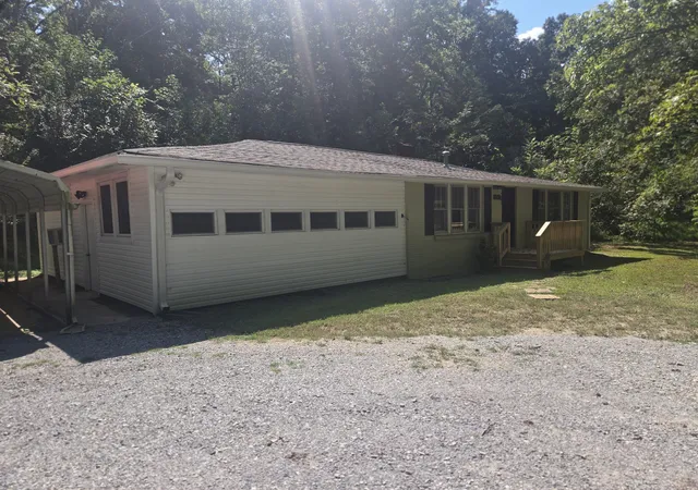 Photo 3 of Single family home for sale at 6061 US Hwy 70 E, Mc Ewen, TN 37101 | MLS# 3541169 | Listing updated on 2026-09-03