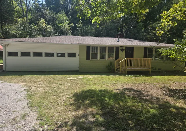 Photo 4 of Single family home for sale at 6061 US Hwy 70 E, Mc Ewen, TN 37101 | MLS# 3541169 | Listing updated on 2026-09-03