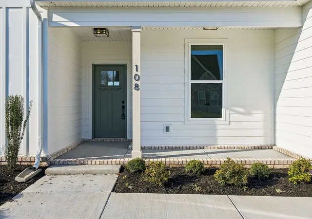Photo 3 of Single family home for sale at 108 Lookout Dr, Winchester, TN 37398 | MLS# 3541127 | Listing updated on 2026-09-03