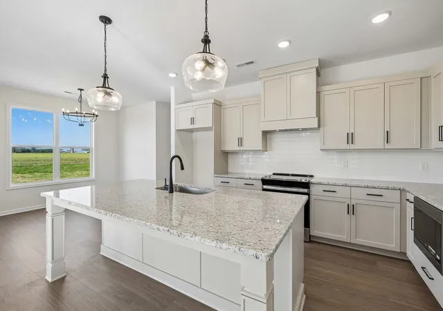 Photo 3 of Single family home for sale at 108 Lookout Dr, Winchester, TN 37398 | MLS# 3541127 | Listing updated on 2026-09-03