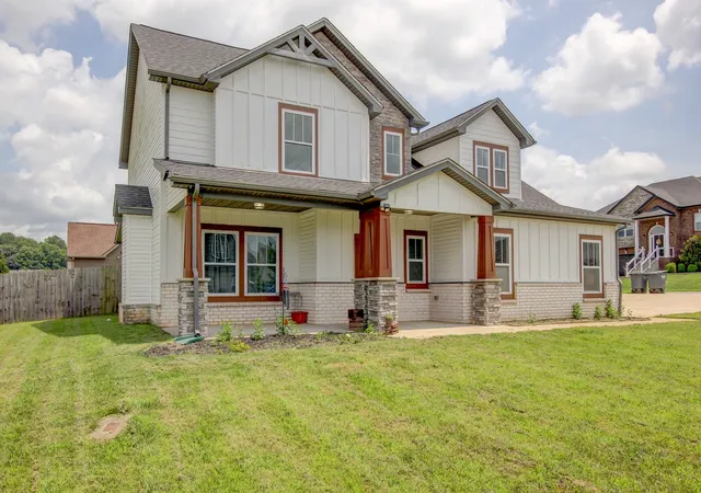 Photo 2 of Single family home for sale at 313 Piedmont Pl, Clarksville, TN 37043 | MLS# 3545789 | Listing updated on 2026-10-08