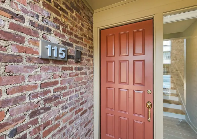 Photo 2 of Townhouse for sale at 115 Hampton Pl #115, Nashville, TN 37215 | MLS# 3541477 | Listing updated on 2026-09-04