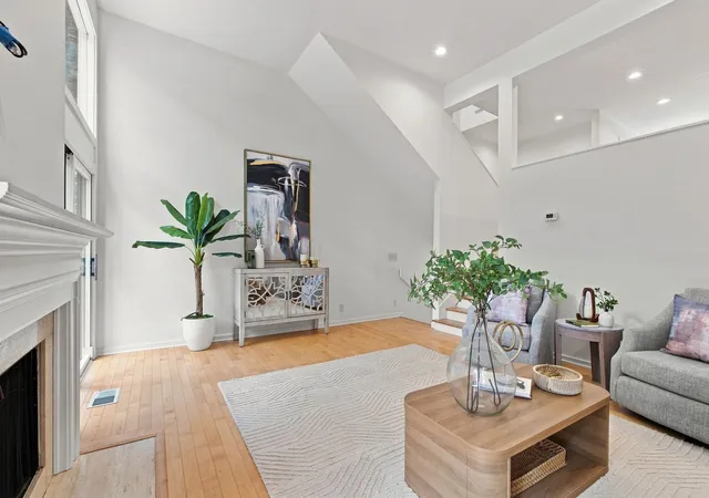 Photo 4 of Townhouse for sale at 115 Hampton Pl #115, Nashville, TN 37215 | MLS# 3541477 | Listing updated on 2026-09-04