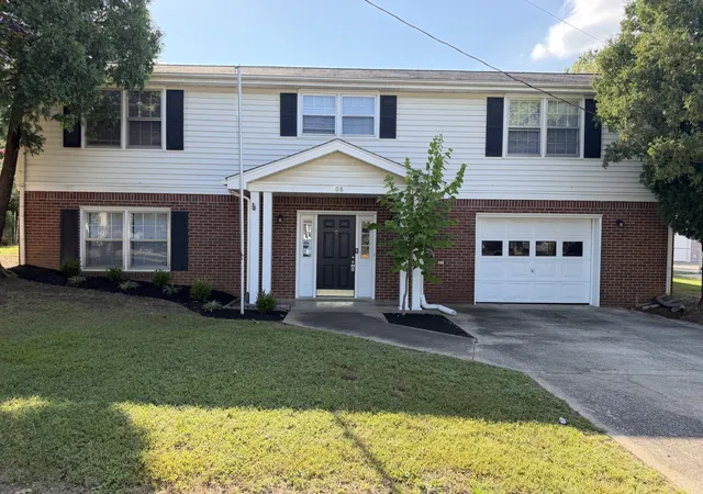 Photo 2 of Sale Pending at 908 Poppy Dr, Clarksville, TN 37042 | MLS# 3546987 | Listing updated on 2026-09-13