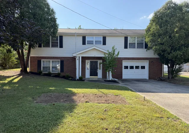 Photo 2 of Sale Pending at 908 Poppy Dr, Clarksville, TN 37042 | MLS# 3546987 | Listing updated on 2026-09-13