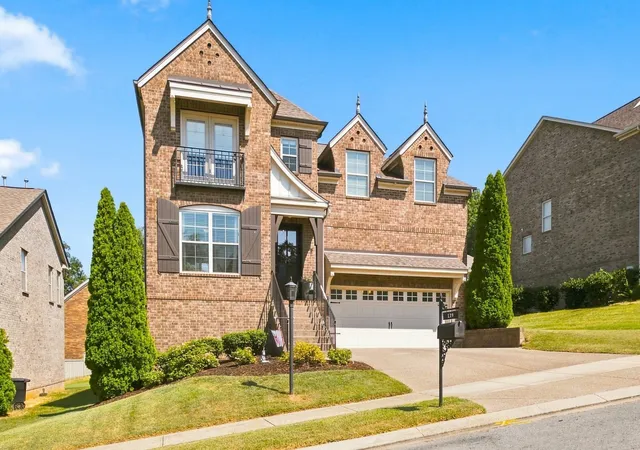 Photo 2 of Single family home for sale at 139 Cobbler Cir, Hendersonville, TN 37075 | MLS# 3541234 | Listing updated on 2026-10-09