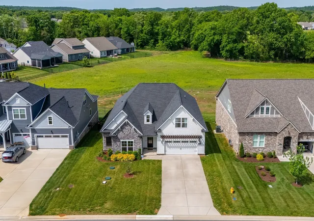 Photo 3 of Single family home for sale at 1418 Proprietors Pl, Murfreesboro, TN 37128 | MLS# 3541246 | Listing updated on 2026-09-04
