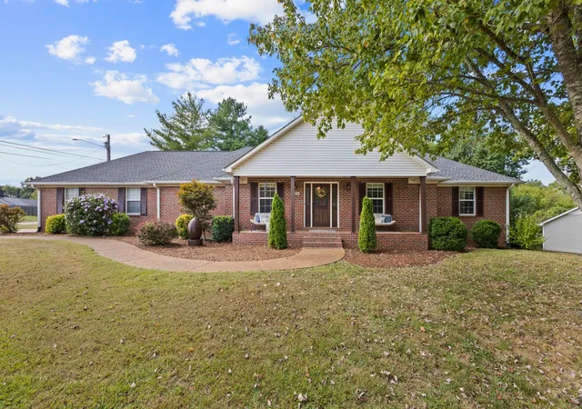 Photo 2 of Single family home for sale at 1508 Creekstone Dr, Columbia, TN 38401 | MLS# 3545781 | Listing updated on 2026-09-13