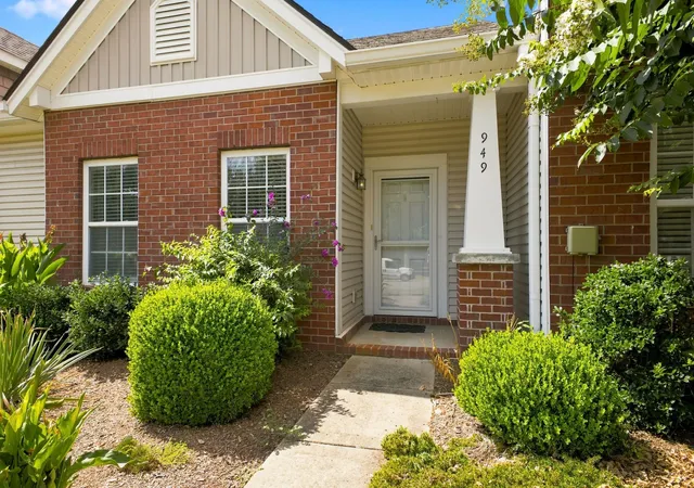 Photo 2 of Townhouse for sale at 949 Seven Oaks Blvd, Smyrna, TN 37167 | MLS# 3541286 | Listing updated on 2026-09-04