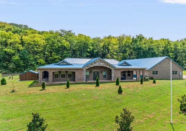 Photo 1 of Single family home for sale at 1955 Fount Harris Rd, Lewisburg, TN 37091 | MLS# 3541282 | Listing updated on 2026-09-28